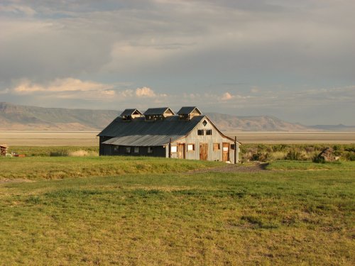 Bathhouse at Summer Lake Hot Springs